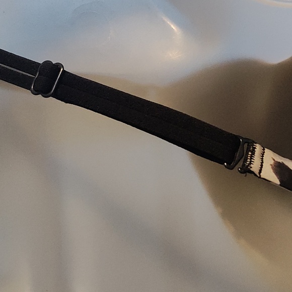 Victoria's Secret Intimate - Picture 8 of 10